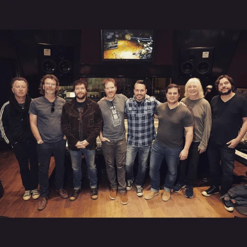 一场零支持者的“众筹”：音乐人如何用真诚叙事募集2.5万美元