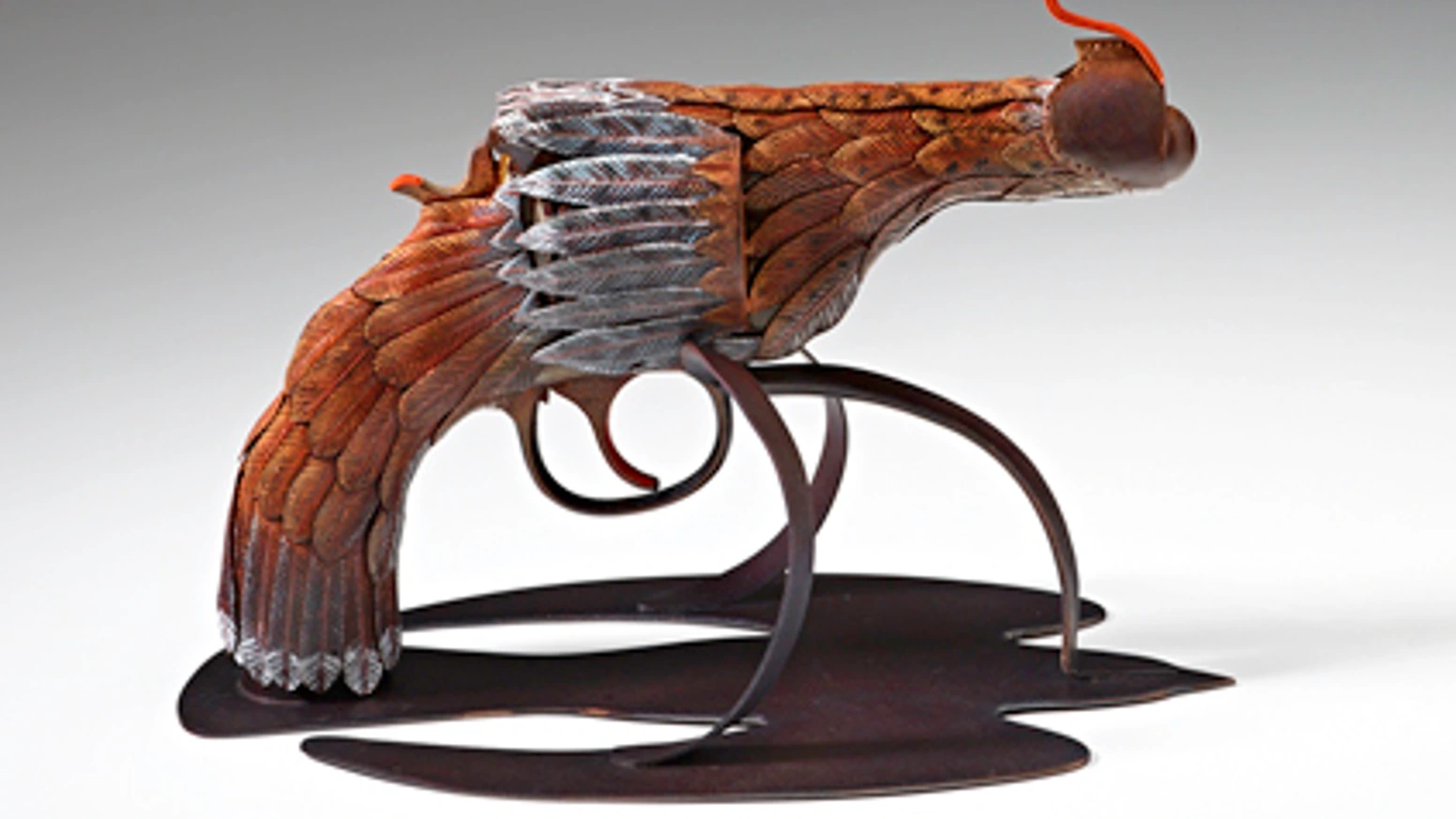 用艺术“销毁”枪支：一本画册如何众筹5.5万美元