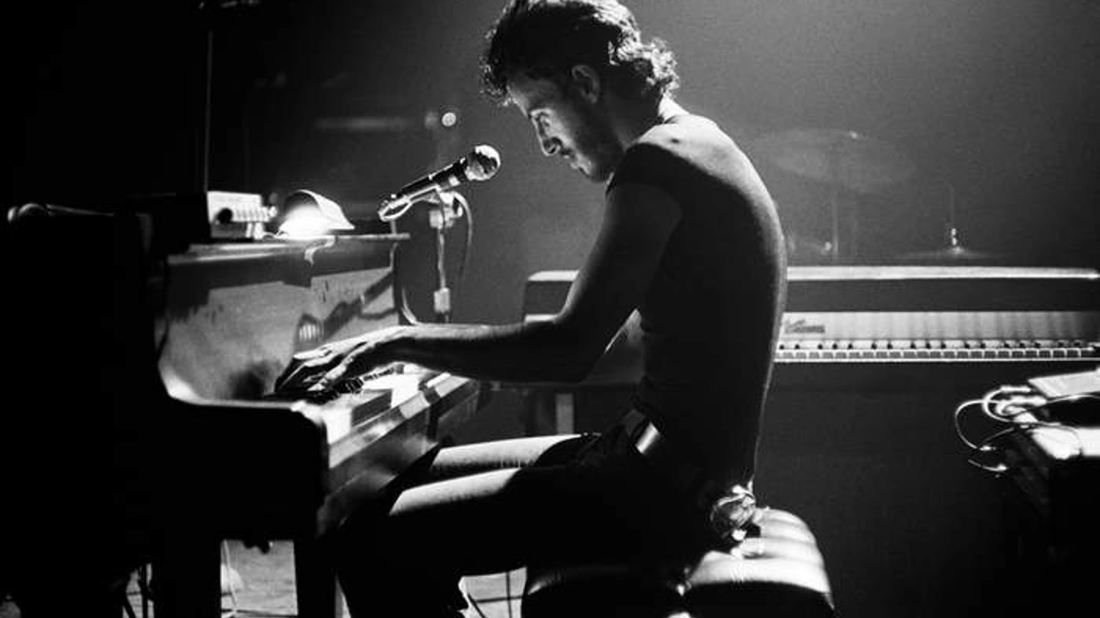 一本照片书如何撬动十万美元：揭秘布鲁斯·斯普林斯汀的“摇滚未来”之夜